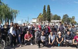 Imagen de Bicicleteada y caminata de los alumnos de la Escuela T&eacute;cnica N&deg;650