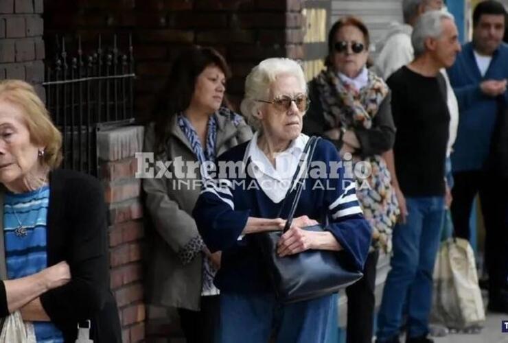 Imagen de Jubilados, pensionados y asignaciones familiares: de cuánto será el aumento estimado de junio