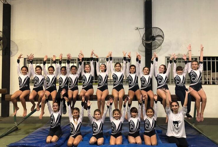 Imagen de Alumnas de Gimnasia Artística de Unión, compiten en Rosario.