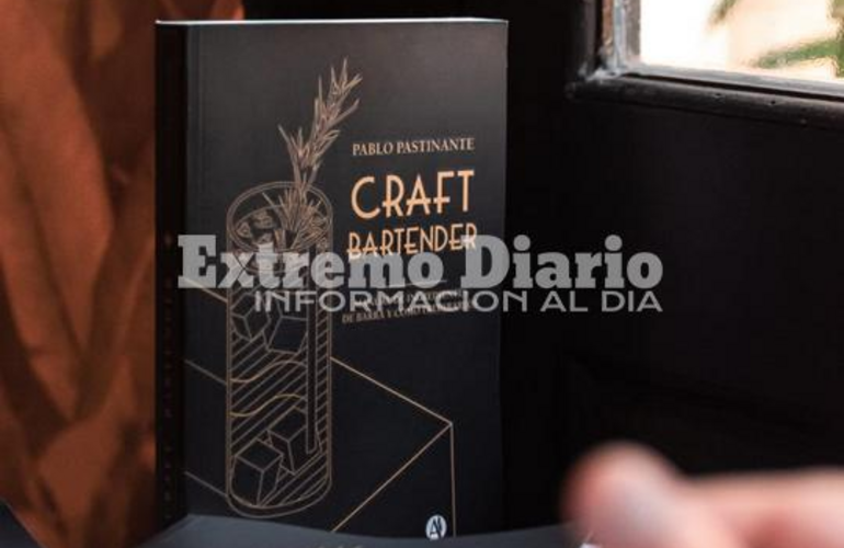 Imagen de Pablo Pastinante presentó su libro  Craft Bartender