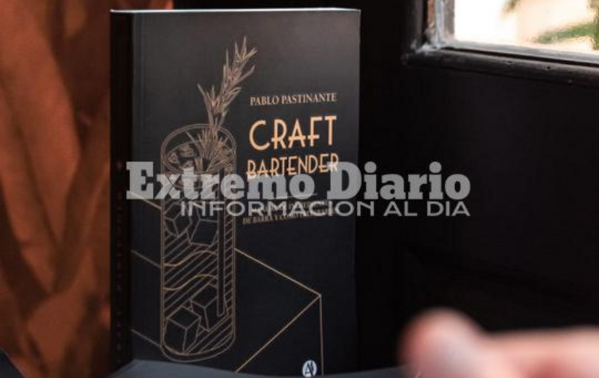 Imagen de Pablo Pastinante present&oacute; su libro  �Craft Bartender�