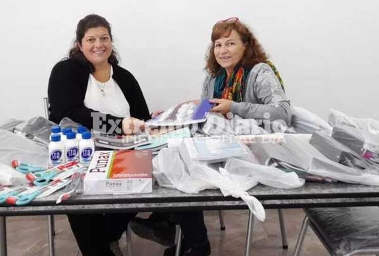 Imagen de Donación de útiles escolares al CAEBA de Fighiera