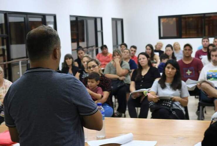 Hace unos d&iacute;as, unas 40 personas asistieron a la reuni&oacute;n informativa, a la expectativa de recabar y presentar la documentaci&oacute;n.