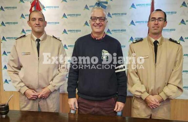 Imagen de Nizar Esper recibi&oacute; a autoridades de la Prefectura Naval de Arroyo Seco