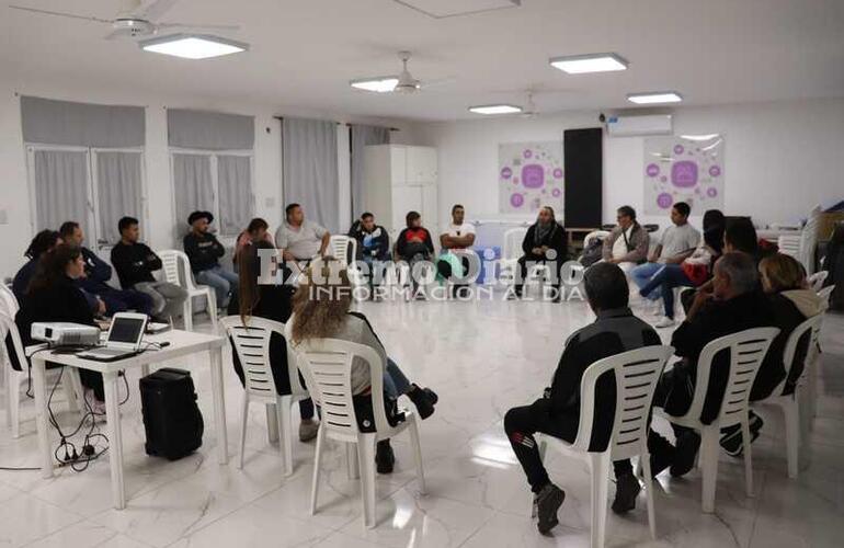 Imagen de Reuni&oacute;n entre la Comuna de Fighiera y los clubes locales