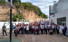 Imagen de Escuela Comercial: Proyecto �Caminata� al Rowing Club