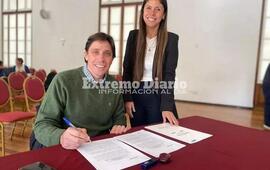 Imagen de Fighiera: Stangoni firm&oacute; un convenio para el fortalecimiento del &aacute;rea local de G&eacute;nero