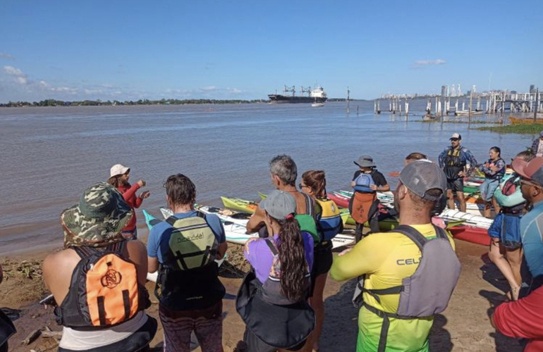 Imagen de Kayakistas del Rowing Club, participaron de un Curso para Guías e Instructores de Kayak.