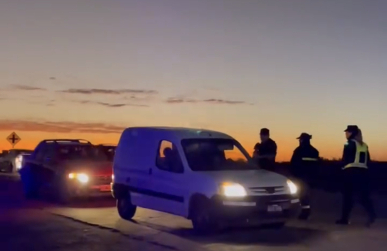 Imagen de Controles de tránsito en el acceso San José a la altura de la autopista.