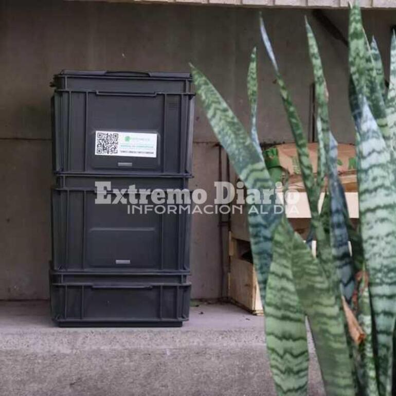 Imagen de Fighiera: Entregaron composteras a las instituciones