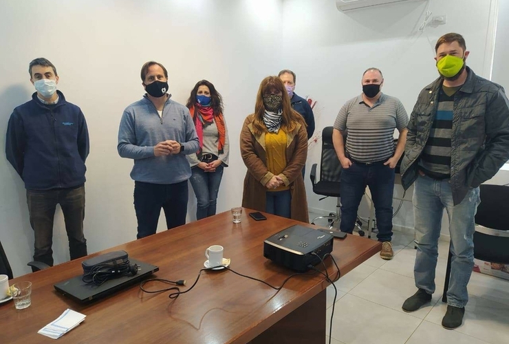 Foto archivo: Vecinos apuntaron enojados contra la clase política y la empresa: "Nos toman de tarados".