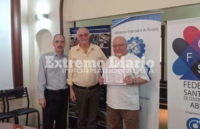 Imagen de Fernando Forgione fue reconocido por la Federaci&oacute;n Santafesina a Cielo Abierto