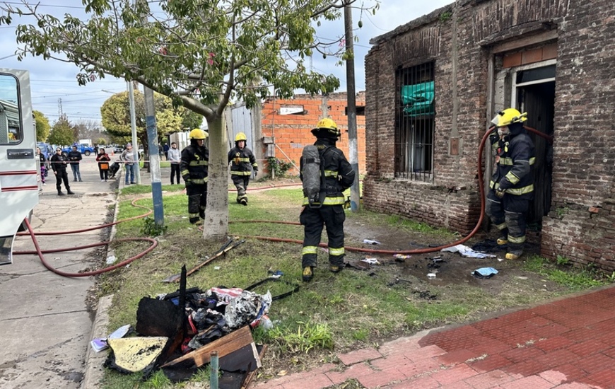 Imagen de Incendio en una vivienda en calle 9 de Julio.