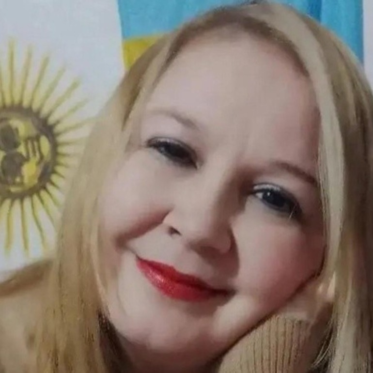 Por su parte, la letrada Casarrubia, quien asesora a los hijos de la víctima, precisó que Blanco “expuso en una transmisión en vivo una situación de acoso sexual dentro de la Policía de Corrientes.