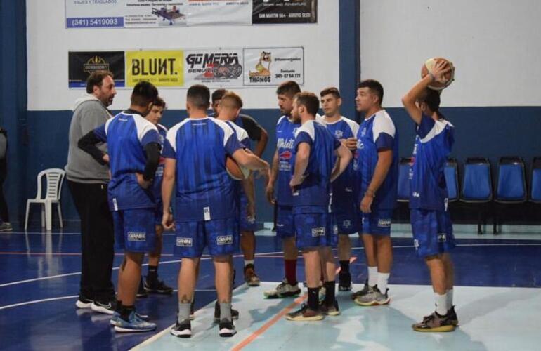 Imagen de Athletic venci&oacute; de visitante 67 a 54 a Fisherton y lidera el Torneo de Reserva A