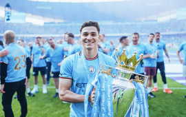 Imagen de Juli&aacute;n &Aacute;lvarez, Campe&oacute;n de la Premier League con el Manchester City.
