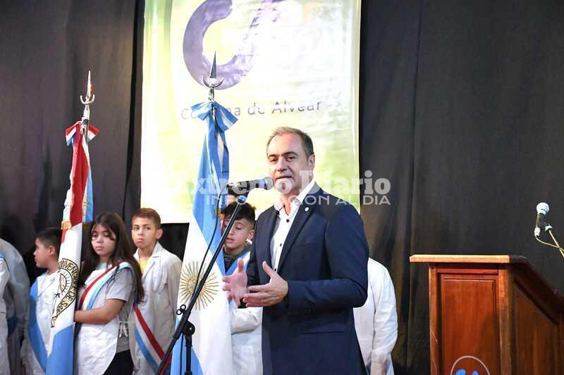 Imagen de Alvear: Acto oficial por los 213 a&ntilde;os de la Revoluci&oacute;n de Mayo