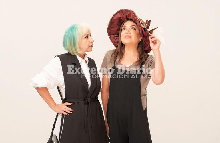 Imagen de Ana Acosta y Claribel Medina juntas en Arroyo Seco