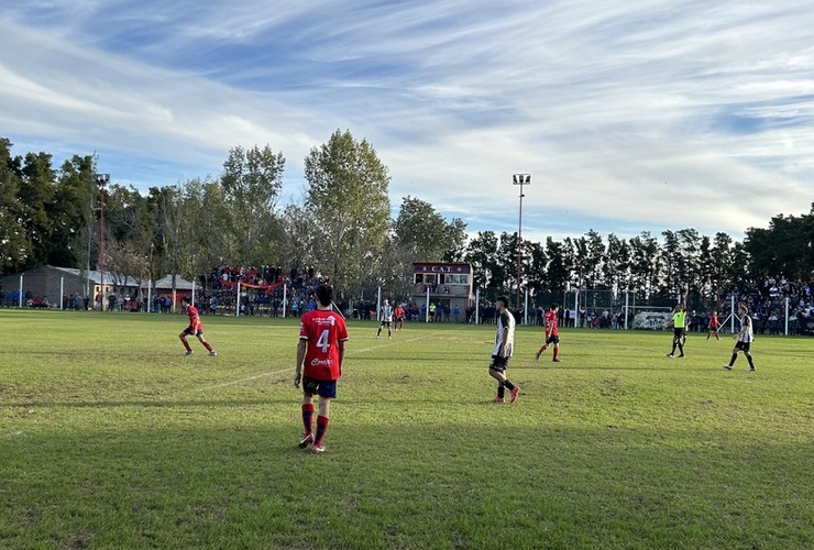 Imagen de Unión venció 2 a 1 a Talleres por los Cuartos de Final de ida del Torneo Apertura