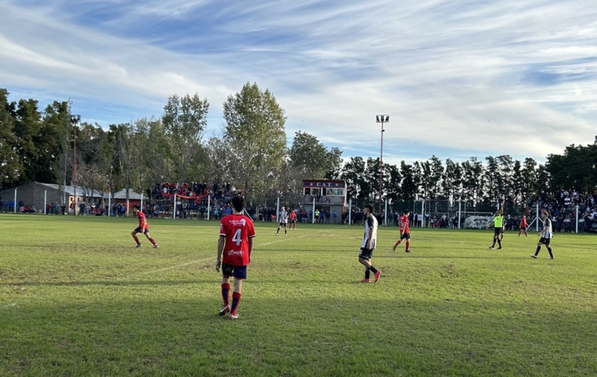 Imagen de Uni&oacute;n venci&oacute; 2 a 1 a Talleres por los Cuartos de Final de ida del Torneo Apertura