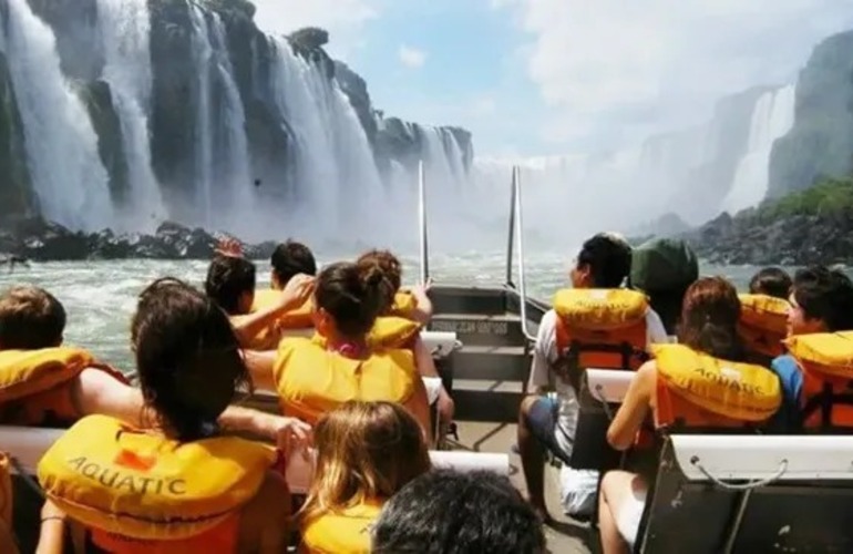 Imagen de El fin de semana XL moviliz&oacute; a 1,3 millones de turistas en todo el pa&iacute;s