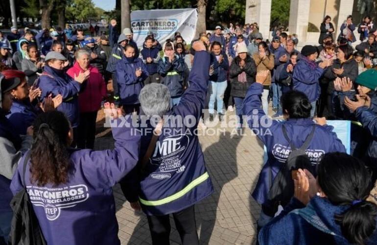 Imagen de Cartoneros exigieron reconocimiento oficial frente a la Secretaría de Ambiente
