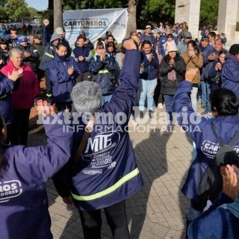 Imagen de Cartoneros exigieron reconocimiento oficial frente a la Secretaría de Ambiente