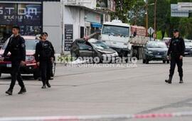 Imagen de Un cami&oacute;n sin frenos provoc&oacute; choque m&uacute;ltiple en Villa Gobernador G&aacute;lvez, con una mujer fallecida