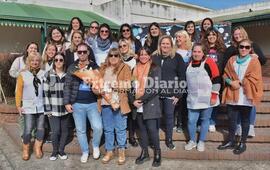 Imagen de La Escuela Fiscal agasaj&oacute; a la docente Claudia Tom&eacute;s por su jubilaci&oacute;n