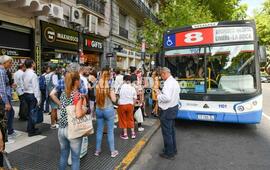 Imagen de Extendieron la conciliaci&oacute;n obligatoria y qued&oacute; sin efecto el paro de colectivos anunciado para este martes