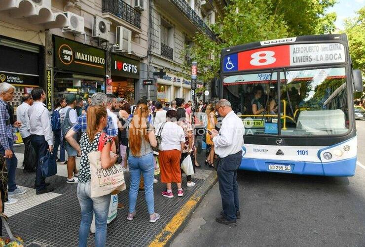 Imagen de Extendieron la conciliación obligatoria y quedó sin efecto el paro de colectivos anunciado para este martes