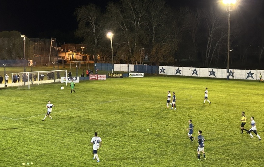 Imagen de Athletic cay&oacute; 2 a 1 frente a Central Argentino en la ida de los cuartos de final