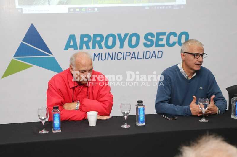 Imagen de Ensanche de la Ruta 21: Se present&oacute; el anteproyecto ante autoridades y vecinos en el Centro Cultural