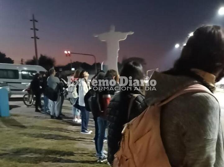 Imagen de Otra vez: Rosario Bus dejó en la parada a los usuarios del transporte público