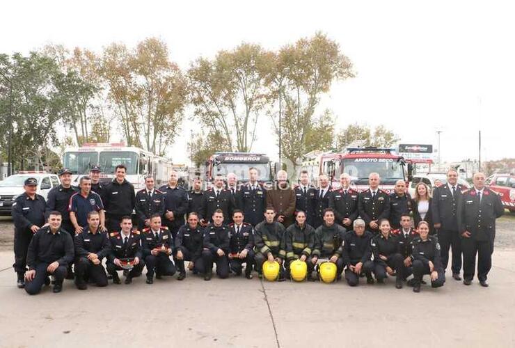 Imagen de Acto oficial por el 2 de junio, Día Nacional del Bombero Voluntario