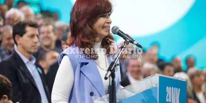 Imagen de Por falta de pruebas y acusadores, sobreseyeron a Cristina Kirchner en la causa "Ruta del dinero"
