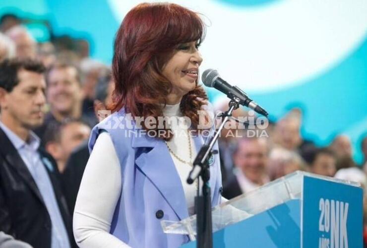 Imagen de Por falta de pruebas y acusadores, sobreseyeron a Cristina Kirchner en la causa "Ruta del dinero"