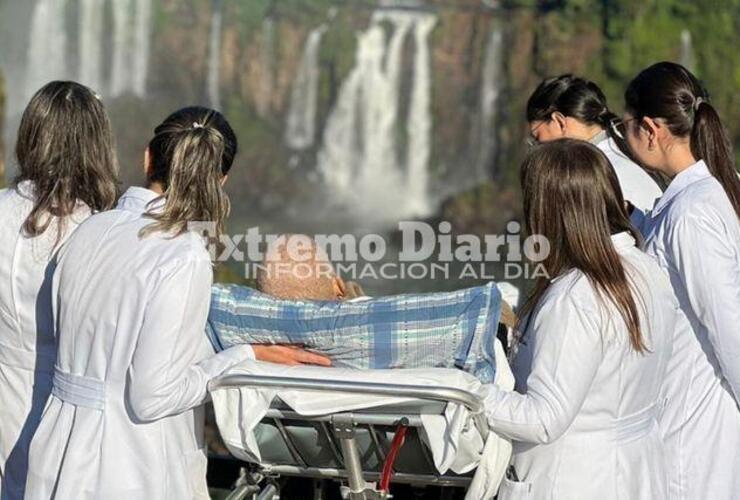 Imagen de Un grupo de médicos cumplió el sueño de un paciente de conocer las Cataratas
