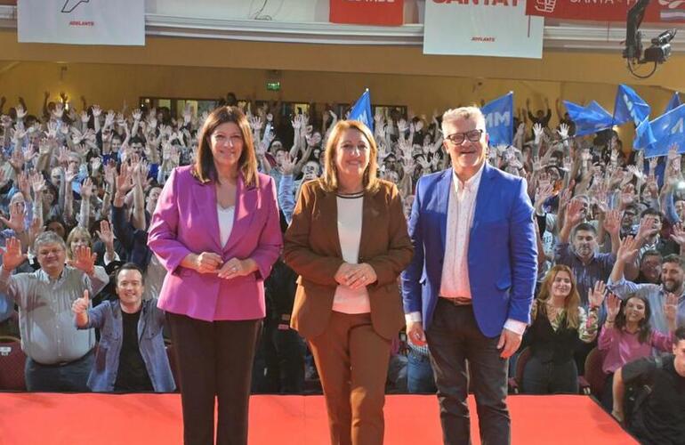 Imagen de Mónica Fein, Eugenio Fernández y Clara García se lanzaron oficialmente: Vamos a ser gobierno en Santa Fe