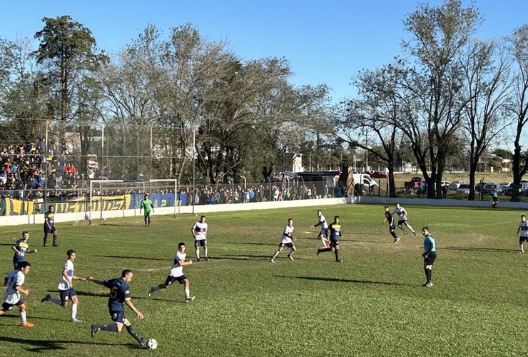 Imagen de Porvenir Talleres le gan&oacute; 2 a 1 a Central Argentino por la semifinal de ida