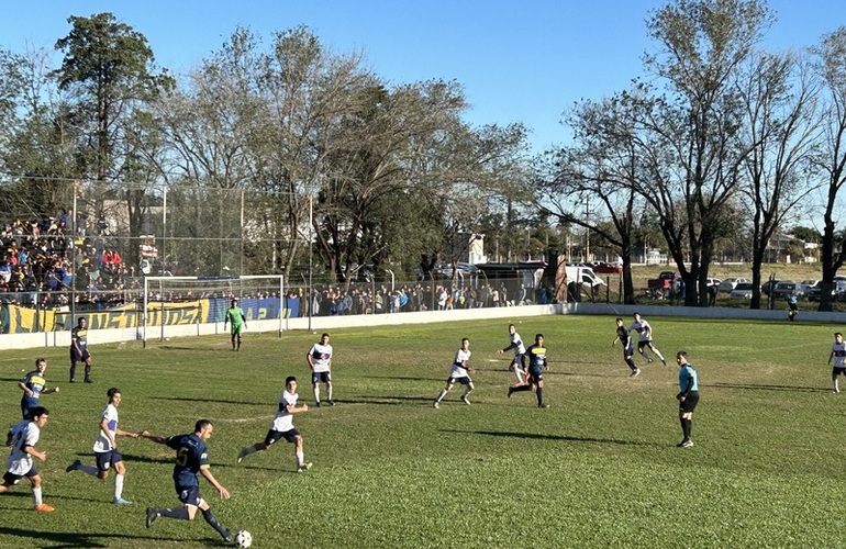 Imagen de Porvenir Talleres le ganó 2 a 1 a Central Argentino por la semifinal de ida