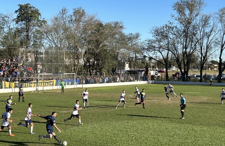 Imagen de Porvenir Talleres le gan&oacute; 2 a 1 a Central Argentino por la semifinal de ida