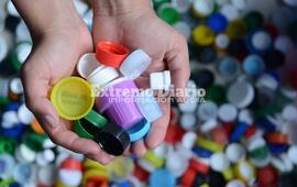 Imagen de Alumnos de la escuela Goretti juntan tapitas para realizar un mural