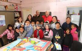 Imagen de Esper y Murina visitaron �El Galponcito� en el barrio San Francisco