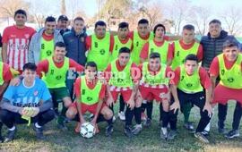 Imagen de Los mayores de Amigos de la Estaci&oacute;n tuvieron una gran jornada contra Italy F.C.