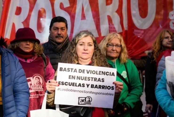 Docentes en la marcha de este martes: (Ana Isla / Rosario3)