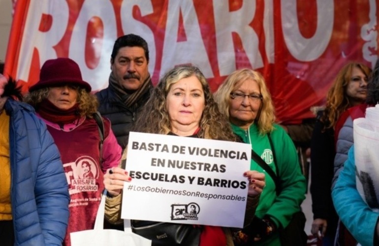 Docentes en la marcha de este martes: (Ana Isla / Rosario3)
