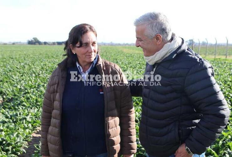 Imagen de Nizar Esper acompañó la jornada de campo a cargo del Inta y Exphortar