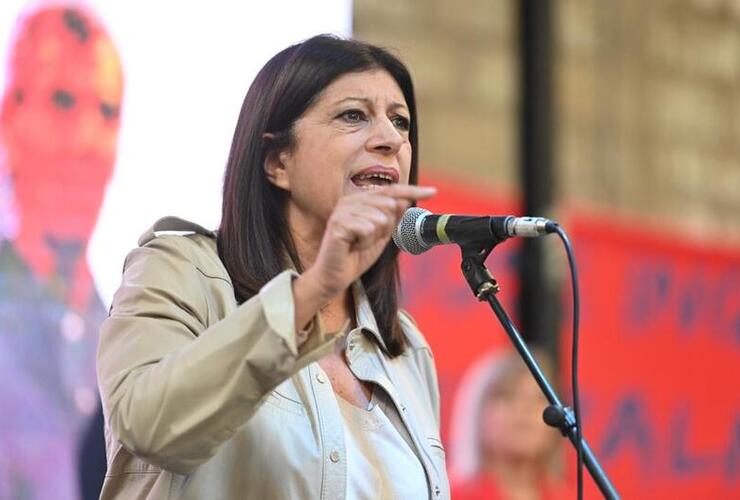 Imagen de Clara Garc&iacute;a: �Perotti deber&iacute;a estar liderando la lucha contra el delito en Rosario y sigue sin dar la cara�