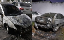 Imagen de Incendiaron de forma intencional un auto frente a una comisar&iacute;a